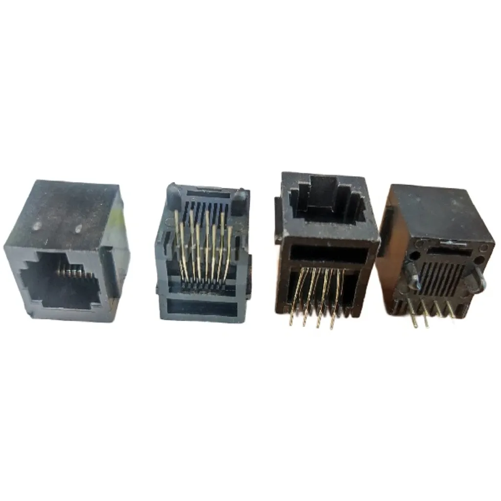 خرید کانکتور RJ45 ماده پلاستیکی صاف